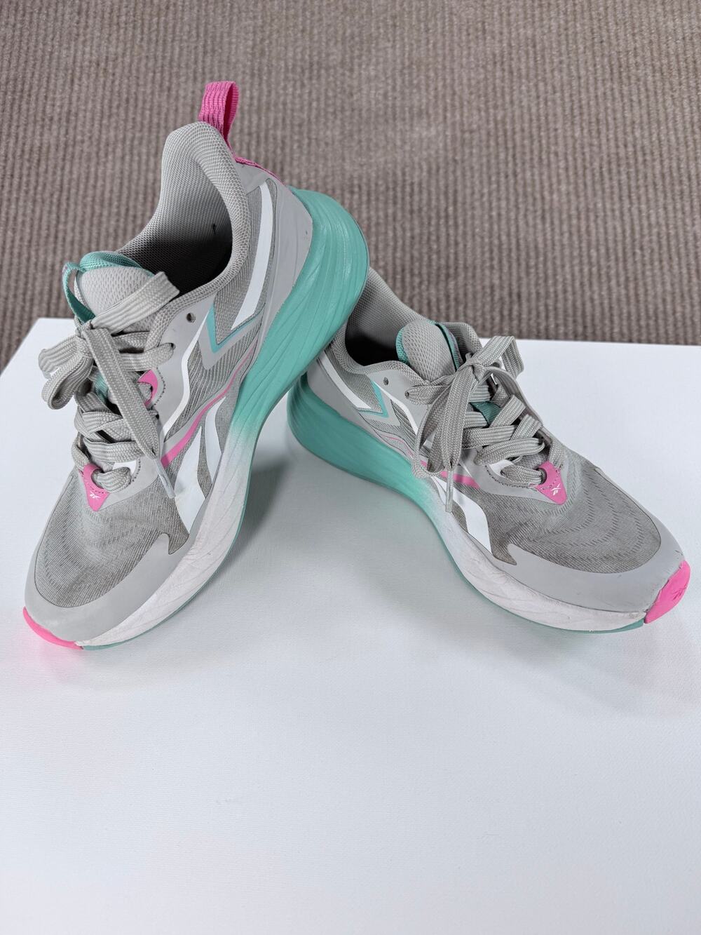 Reebok Verse Gray Mint Pink Running Shoes Size 6.5